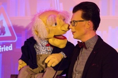 Roy Reinker - Der Stimmenbändiger